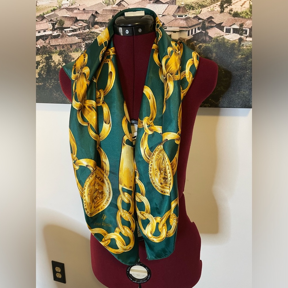 Green and Gold Chain Print Scarf Top - Picture 4 of 4